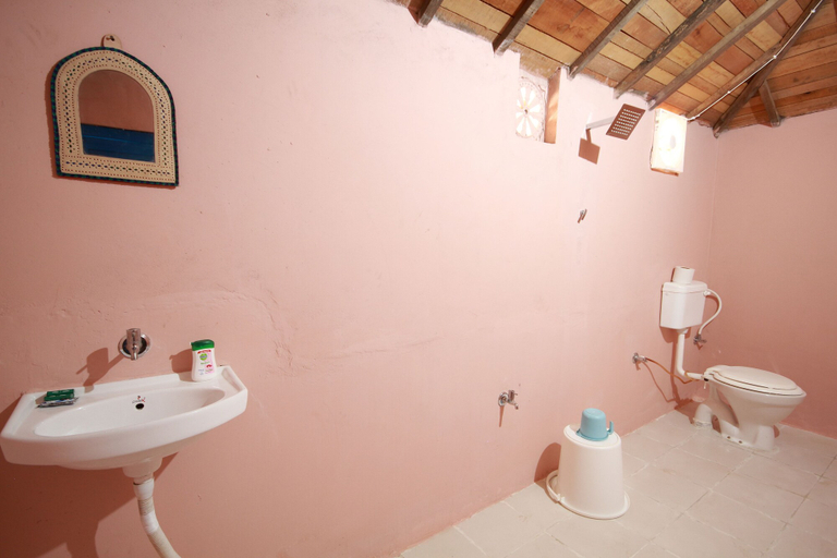 Bathroom, Hodka Rann Stay, Kachchh