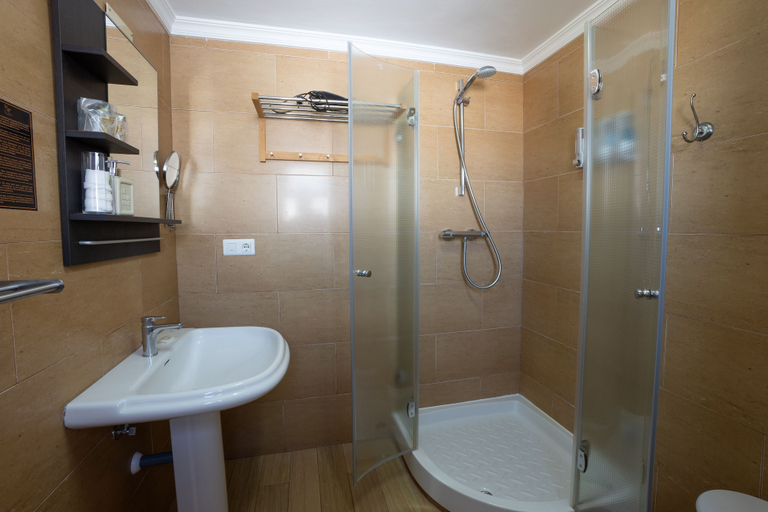 Bathroom 4, Hostal Casa Mercedes, Málaga