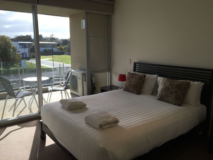 Others 5, Onshore Torquay, Surf Coast - East