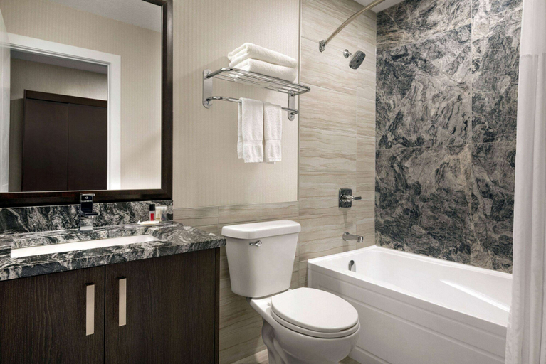 Bathroom 4, Days Inn By Wyndham Wainwright, Division No. 7