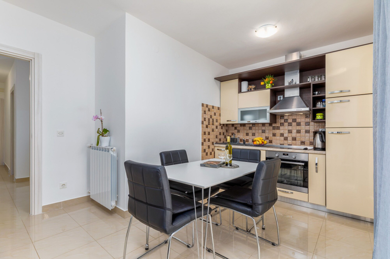 Others 5, Dany Apartments, Fažana