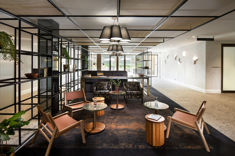 Food & Drinks 5, Majestic M Suites, Adelaide