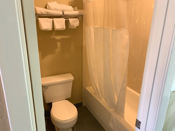 Bathroom 4, Americas Best Value Inn Meridian, Lauderdale