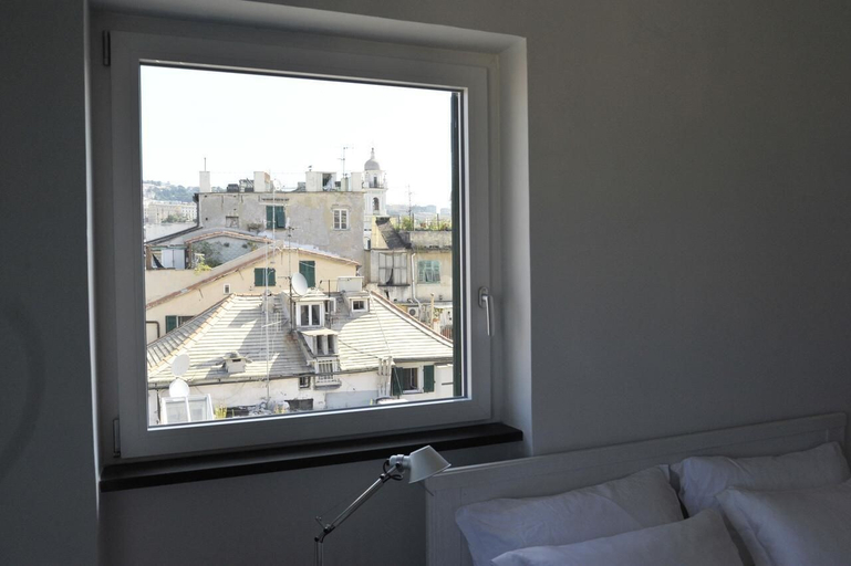 Bedroom 4, Aquarium Rooms, Genova