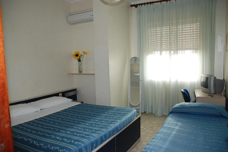 Bedroom 3, Piccolo Hotel, Catanzaro