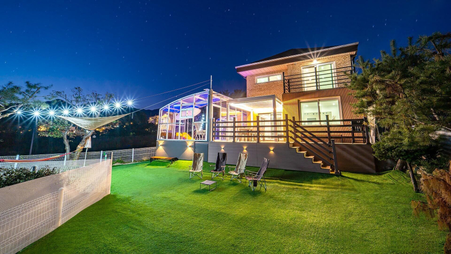 Exterior & Views 2, Gapyeong Jinikidsdogchaepoolvilla, Gapyeong