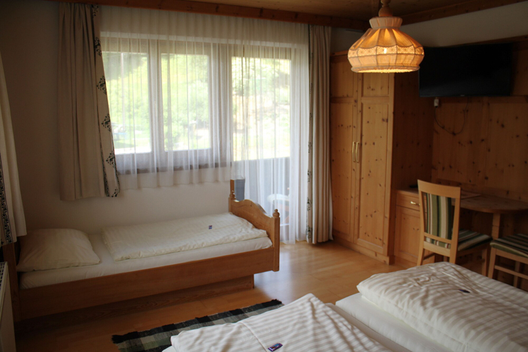 Bedroom 2, Pension Marienhof, Hermagor