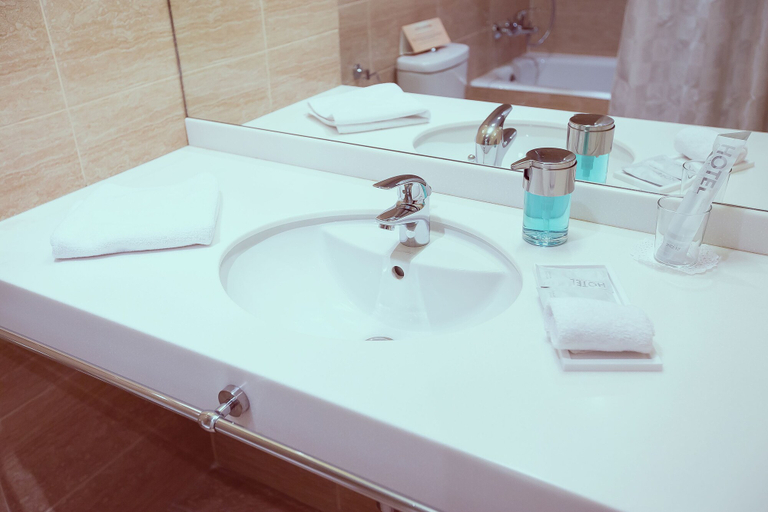 Bathroom 4, Bardin, Novokuznetskiy