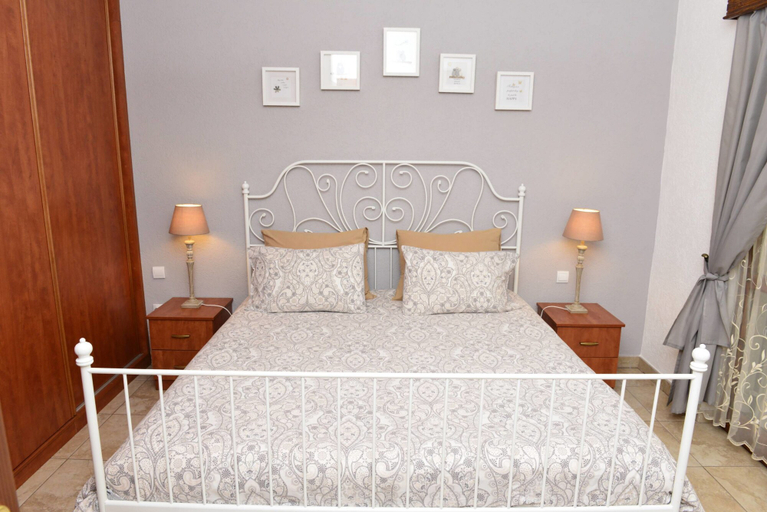 Bedroom 2, City House Apartments
