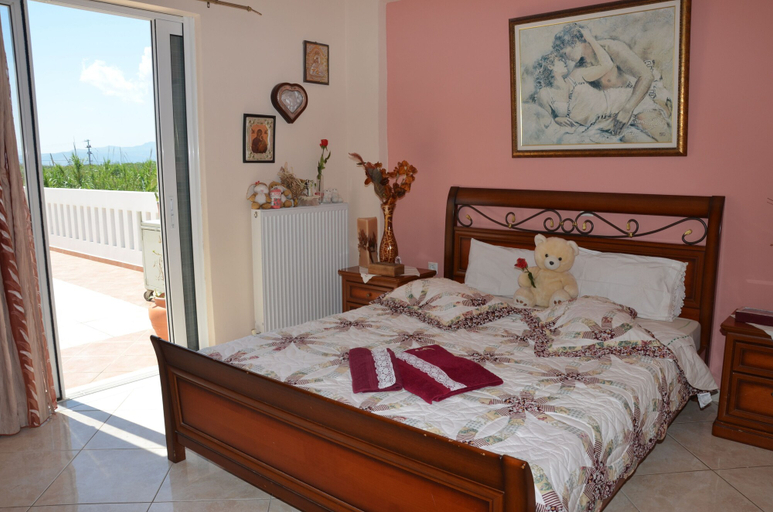 Bedroom 3, Kostaspant apartments, Crete