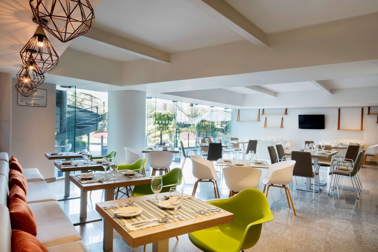 Food & Drinks 5, Hilton Garden Inn Mexico City Santa Fe, Mexico City