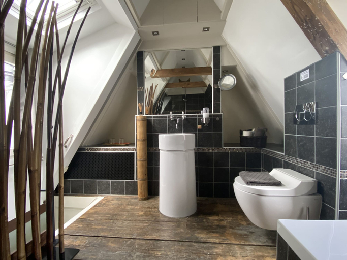 Bathroom 3, Amsterdam B&B Barangay, Amsterdam