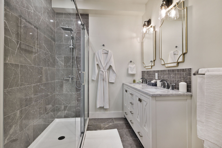 Bathroom 3, Les Lofts du Plateau, Montréal