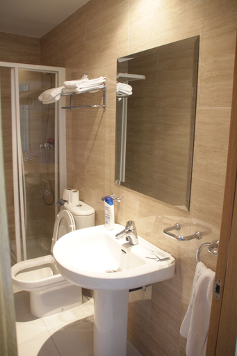 Bathroom 5, Hostal Francisco Salinas, Burgos