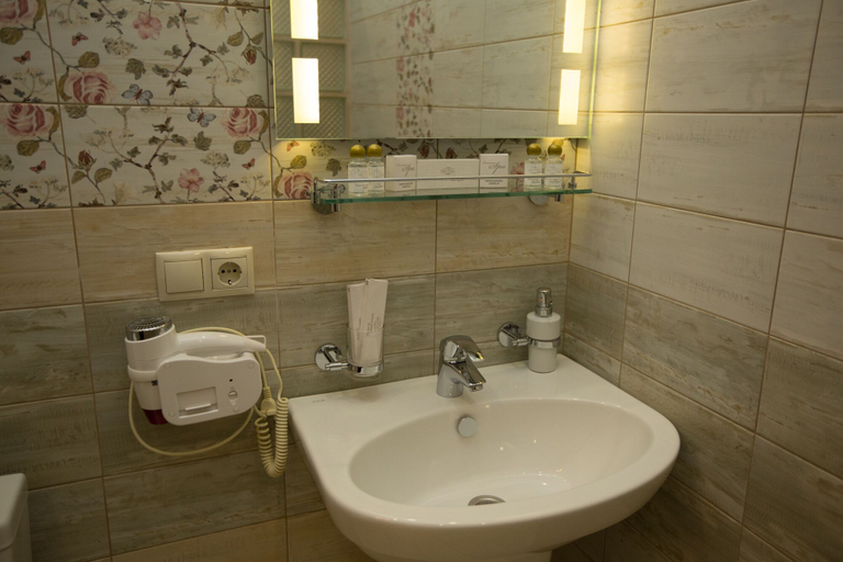 Bathroom 3, Sherton, Aksayskiy rayon