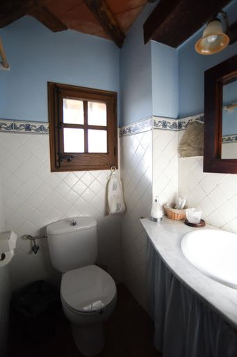 Bathroom 3, Mas Isoles, Girona