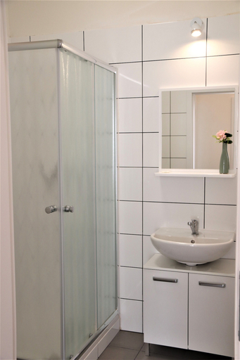 Bathroom 3, Flowers apartments, Praha 5