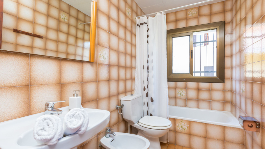 Bathroom 4, Villa Tensi, Girona