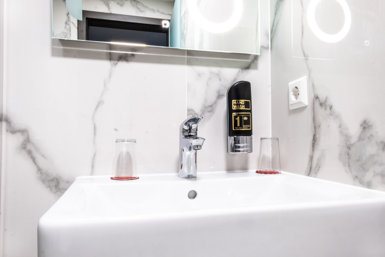 Bathroom 3, Hotel Knote, Böblingen