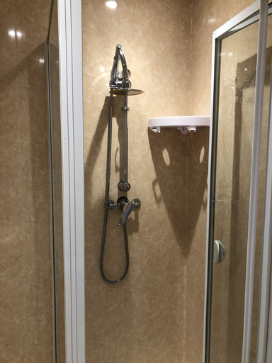 Bathroom 3, The Cresswell Inn, Lincolnshire