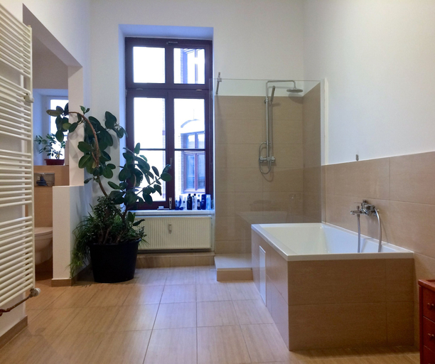Bathroom 5, Gwuni Mopera, Leipzig