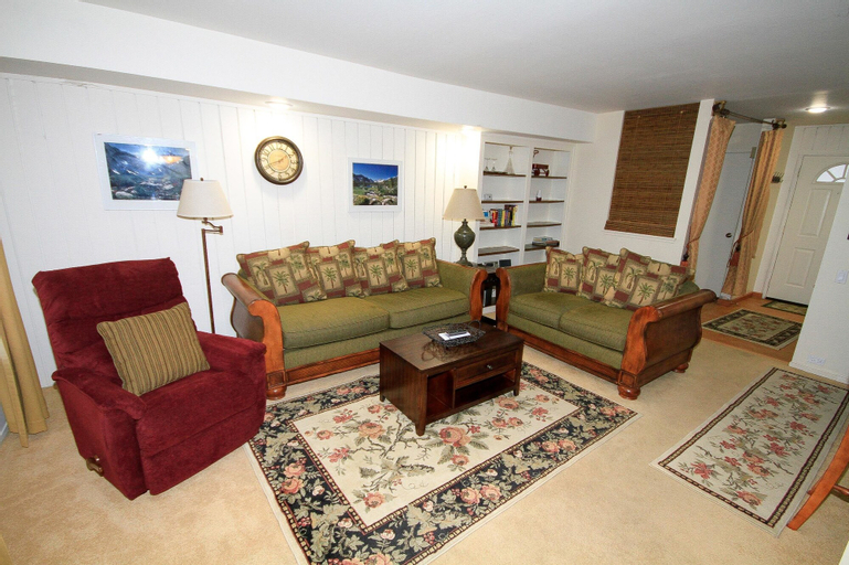 Mammoth Mountain Reservations Condo Collection, Mono