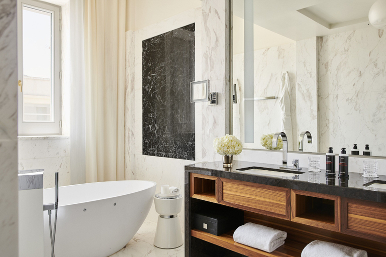 Bathroom 5, Four Seasons Hotel Madrid, Madrid