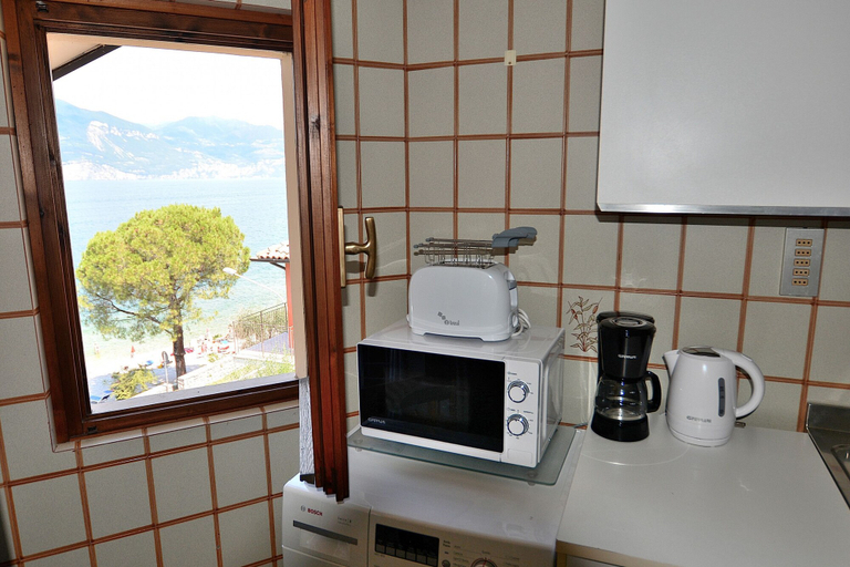 Private kitchen 2, Greenery Loft With Lake View, Verona