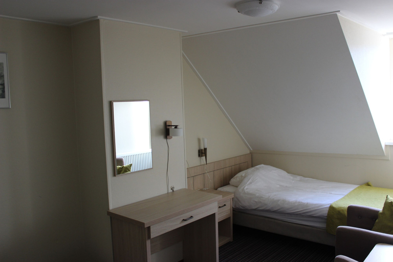 Bedroom 4, Hotel de Klok, Ameland