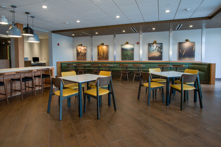 Food & Drinks 5, Fairfield Inn & Suites Duncan, Stephens
