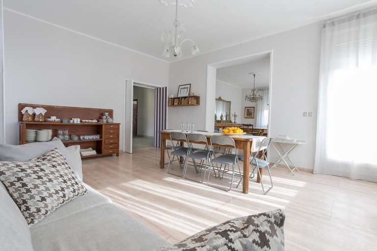 Others 5, Boulevard 900, Cuneo