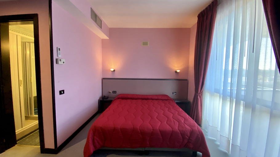 Bedroom 3, Hotel Clorinda, Salerno