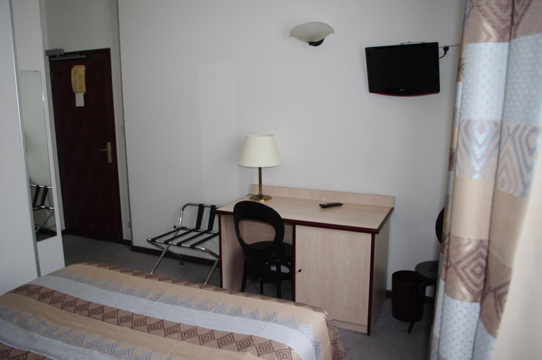 Bedroom 3, Hotel Du Lion, Haute-Saône