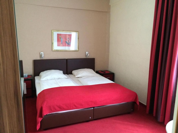 Bedroom 4, Hotel Imperial Hamburg, Hamburg
