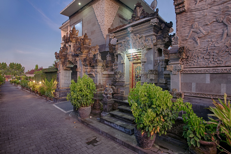 Exterior & Views 20