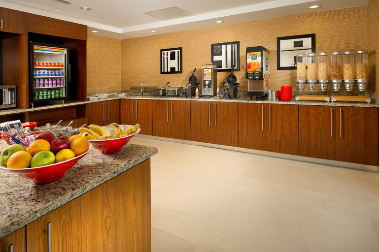 Food & Drinks 5, Towneplace Suites Eagle Pass, Maverick