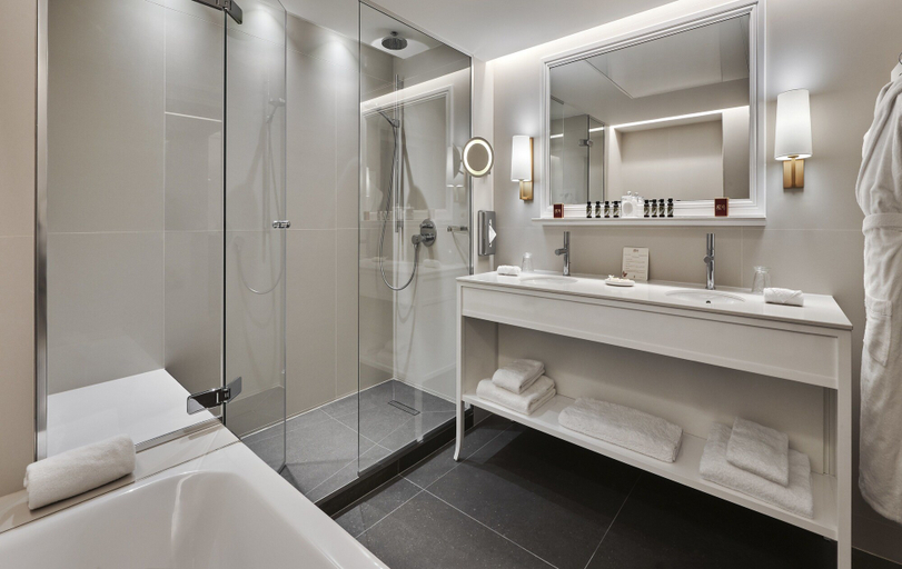 Bathroom 5, Château Saint-Jean, Allier