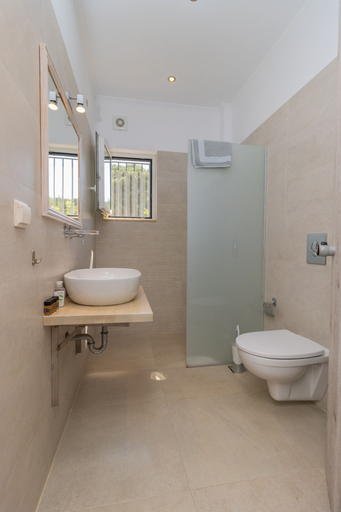Bathroom 5, La Sapienza Hotel, Peloponnese