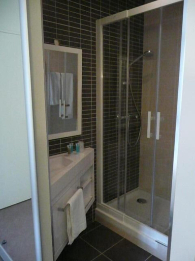 Bathroom 5, Hotel le Saint Aubin, Sarthe