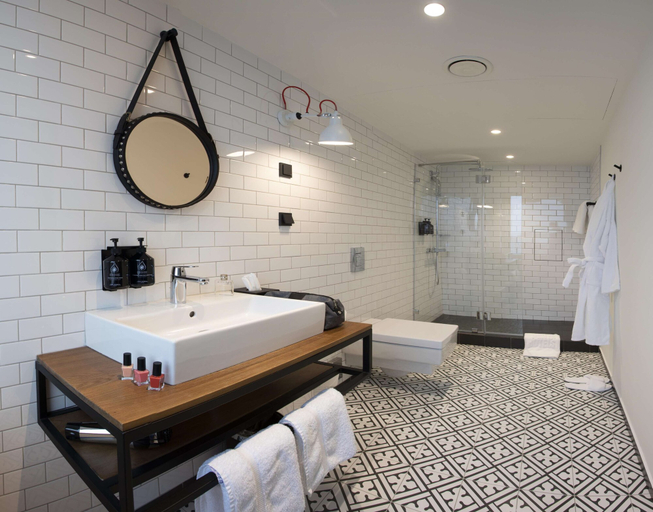Bathroom 4, Pentahotel Moscow, Arbat, Central