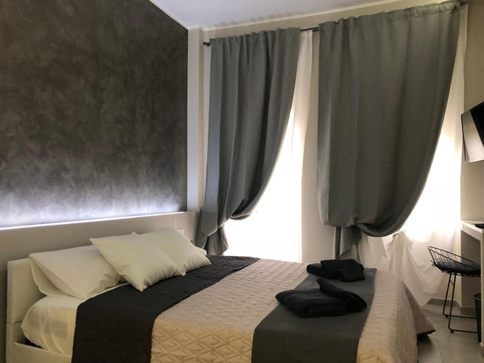 Bedroom 2, Turin Central Rooms, Torino