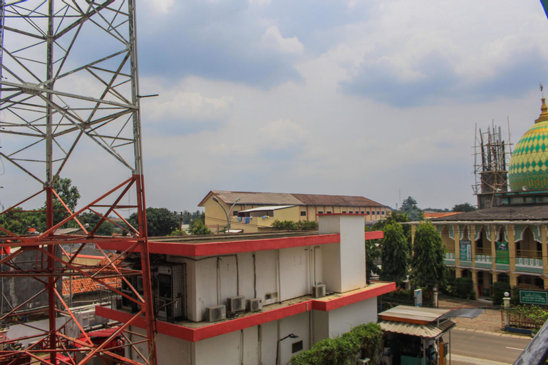 Exterior & Views 16