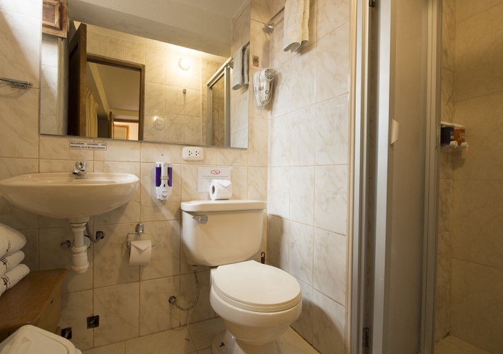 Bathroom 4, La Posada del Viajero, Cusco