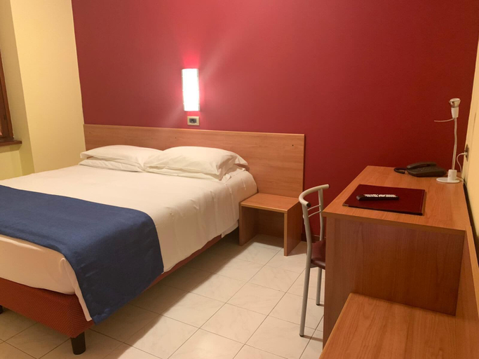 Bedroom 3, Hotel Erbaluce, Torino