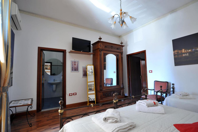 Bedroom 4, Il Giardino di Pietra, Syracuse