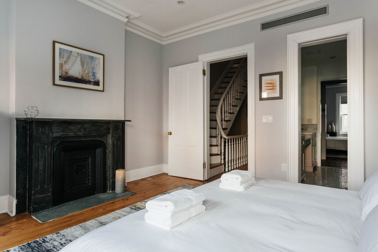 Bedroom 2, 6 Bedroom Townhome Near NYC, Jersey City