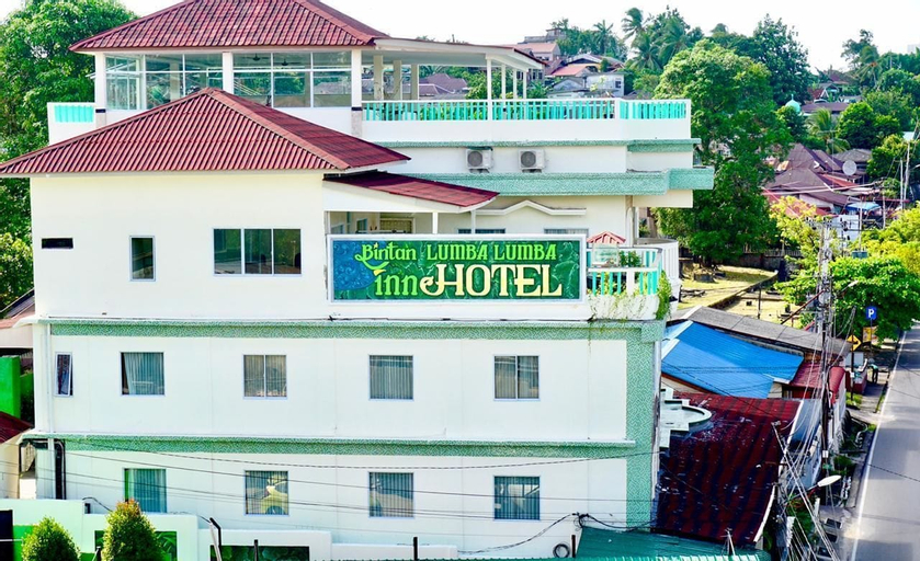 Exterior & Views 27