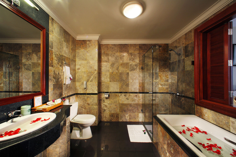 Bathroom 5, Hotel Saigon Morin, Huế