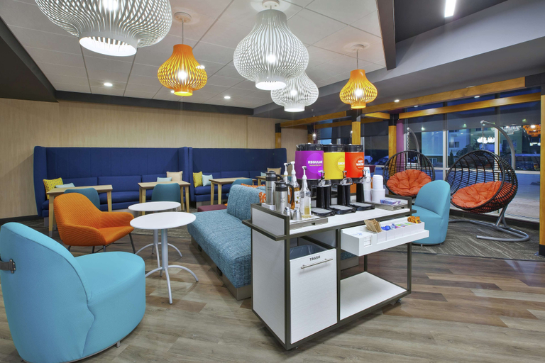 Food & Drinks 5, Tru by Hilton Jackson, MI, Jackson