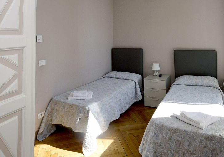 Bedroom 3, Grand Hotel Mediterranée, Genova